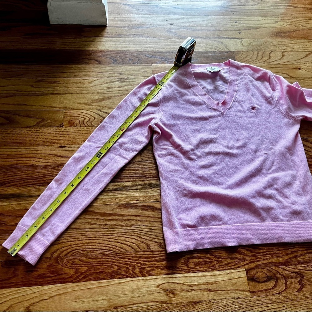 Lilly Pulitzer V Neck Sweater - Women’s
Small. Pink - Picture 7 of 8
